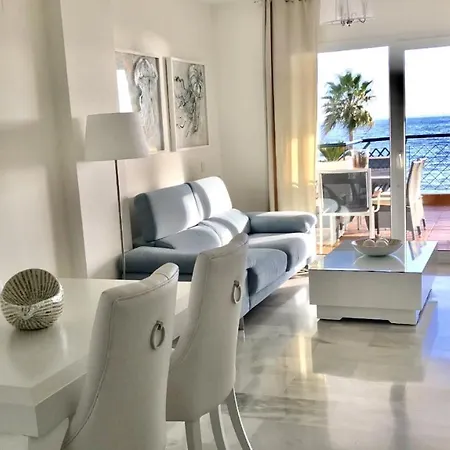 Mi Capricho B17 Beachfront Apartment Sitio de Calahonda