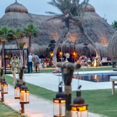 Mi Capricho B17 Beachfront Apartment