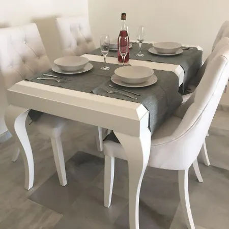 Mi Capricho B17 Beachfront Apartment *